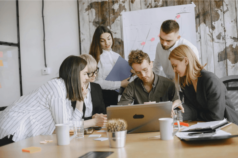 Digital Marketing Agency vs. In-House Marketing: Which Is the Right Choice?